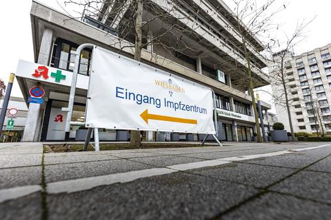 Derzeit gibt es zwei Impfzentren in Wiesbaden: an der DKD (Foto) und im Luisenforum.