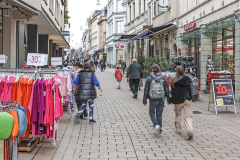 Bringt ein weiterer verkaufsoffener Sonntag mehr Menschen in die Wiesbadener Innenstadt?