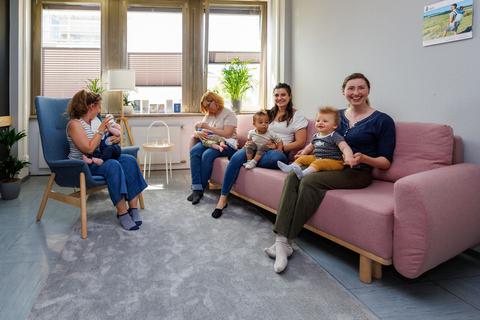 So geht es auch: In einem Raum der Katholischen Familienbildung in der Friedrichstraße können sich Mütter zum Stillen und Füttern zurückziehen.