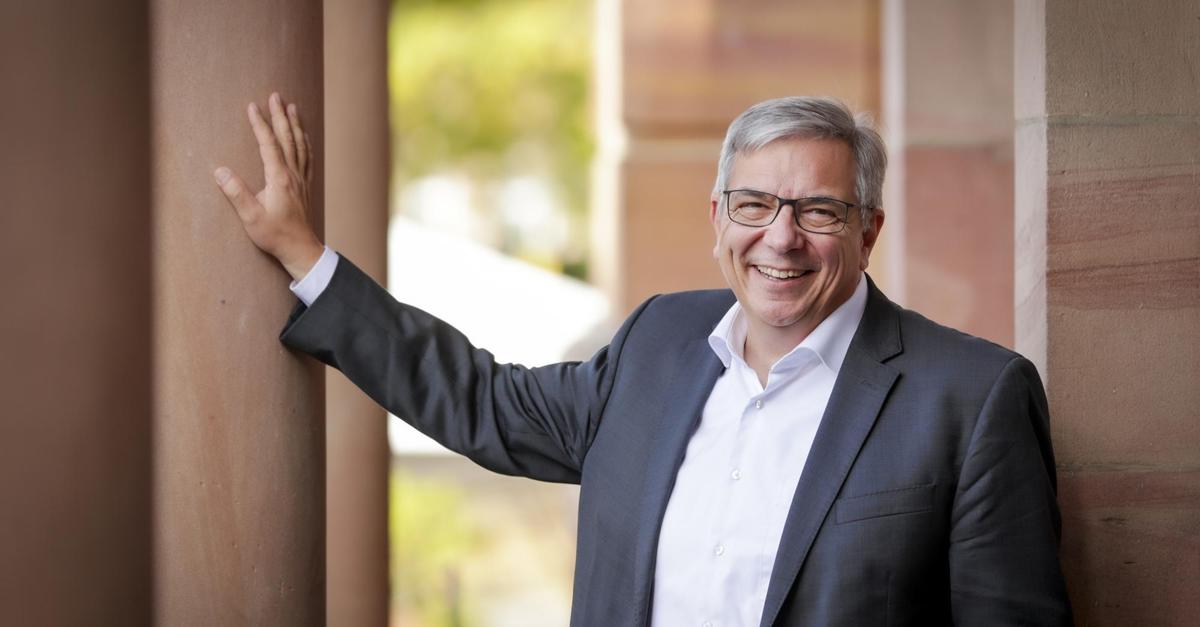 Wiesbadens Oberbürgermeister Gert-Uwe Mende wird 60