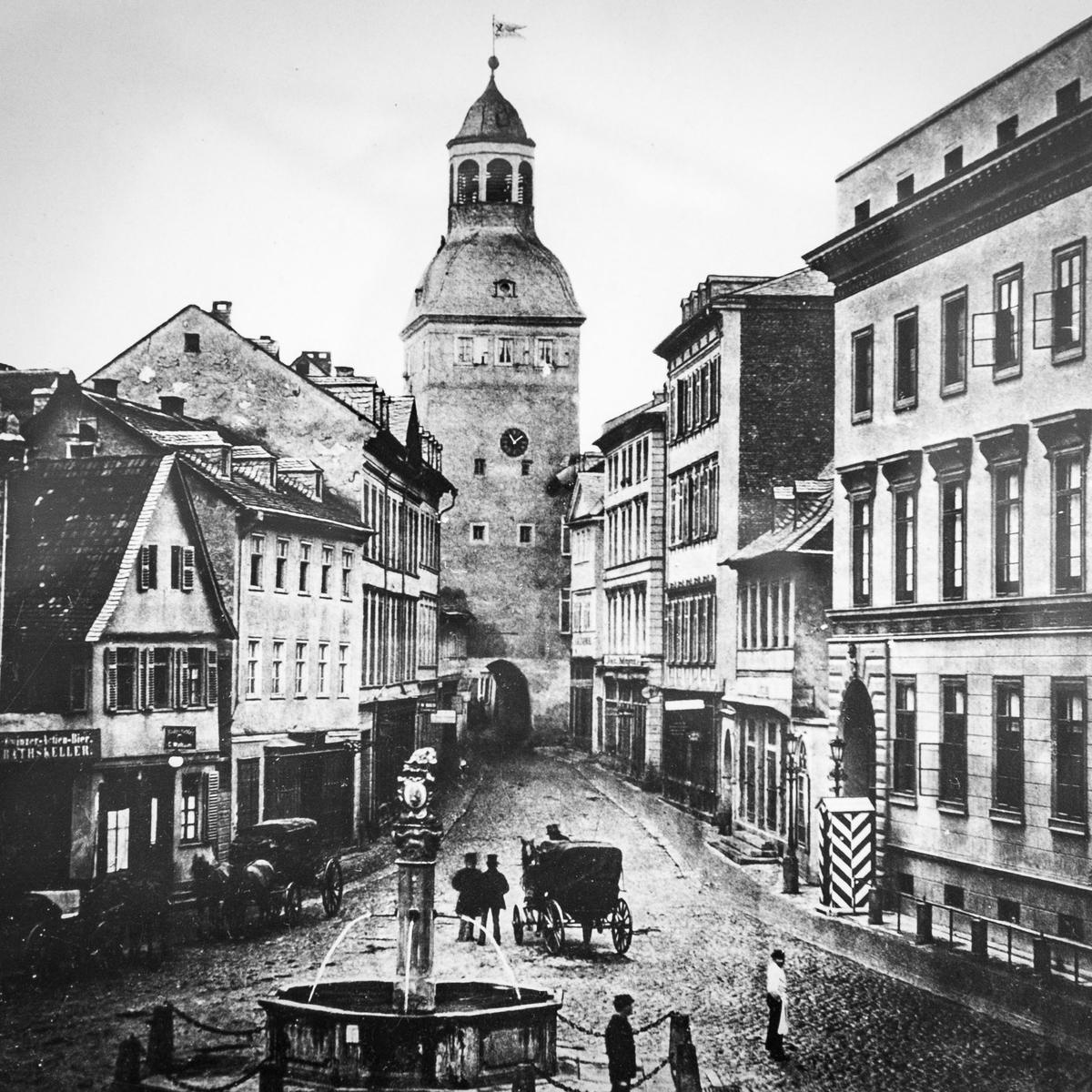 Wiesbadener Uhrturm vor 150 Jahren abgerissen