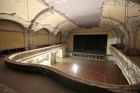 Das marode Walhalla-Theater wartet noch immer auf seine Sanierung. Archivfoto: Sebastian Stenzel