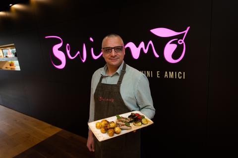 Betriebsleiter Michele Gaccione möchte im „Beviamo” nicht nur mit authentischen Speisen punkten: Er will den Gästen Behaglichkeit vermitteln.