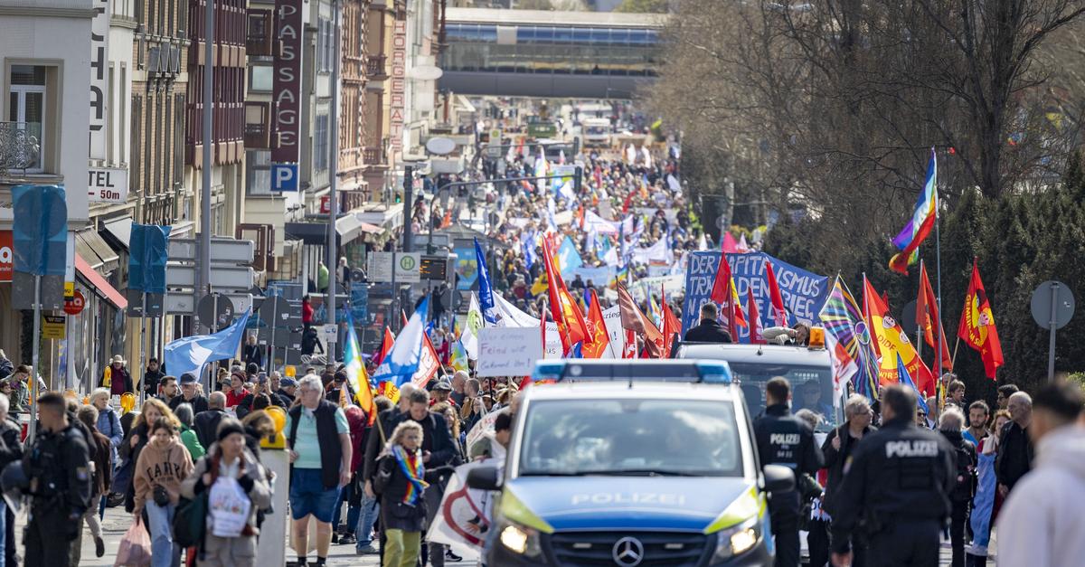 Intermediate-range weapons: Peace movement calls for a demonstration in ...