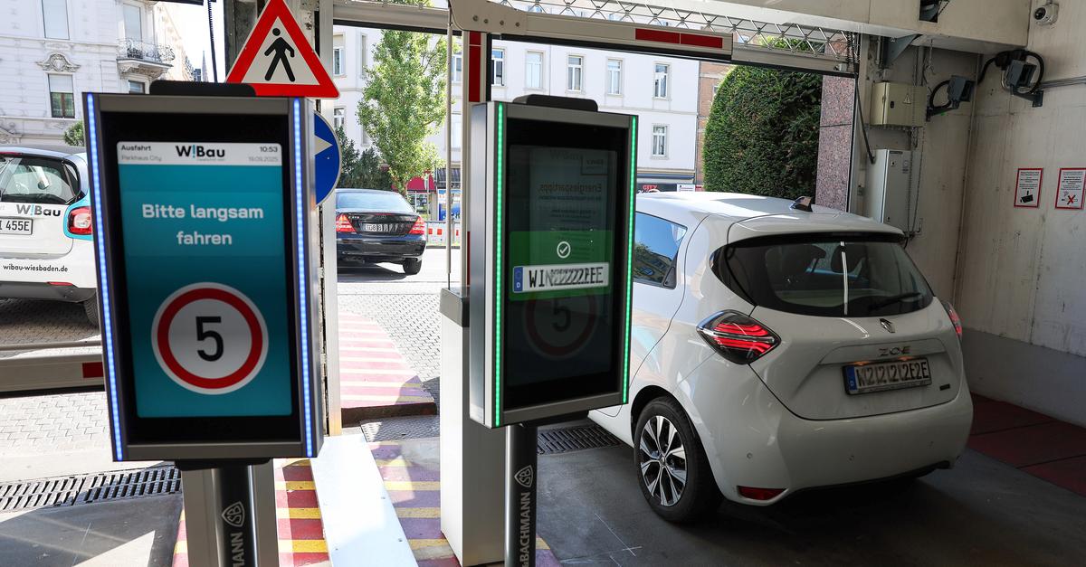 Wiesbaden diskutiert Ein-Euro-Parkhausgebühr am Wochenende