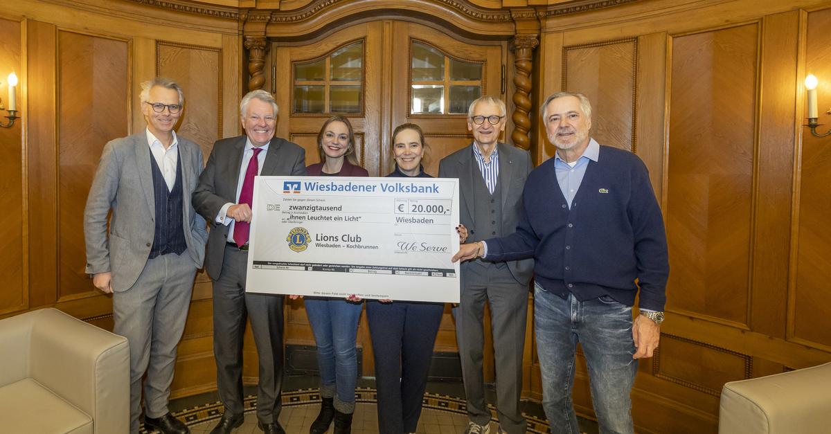 Wiesbadener-Lions-spenden-Adventskalender-Erl-s