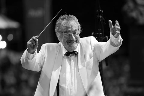 Herbert Siebert, der Gründer des Wiesbadener Johann-Strauss-Orchesters, ist mit 88 Jahren gestorben. Foto: Heiko Rhode