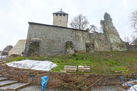 Wann wird die Burg Sonnenberg endlich fertig?