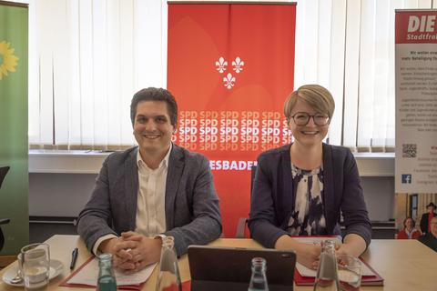 Hendrik Schmehl und Patricia Eck von der Wiesbadener SPD.
