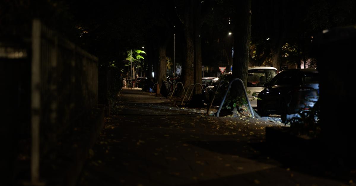 Meinung: Die Stadt muss Wohnviertel nachts besser beleuchten