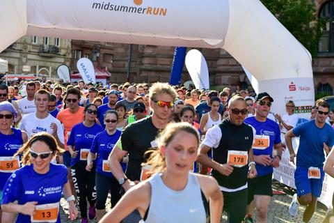 Bei der Wiederauflage des „Midsummer Run“ der Sporthilfe werden 2000 Läufer erwartet. Parallel dazu sollen Kunden in die Innenstadt strömen. Archivfoto: Volker Watschounek
