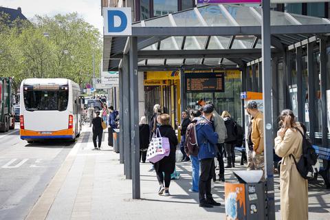 Die Wiesbadener Busse sollen peu à peu wieder nach Normalfahrplan verkehren.