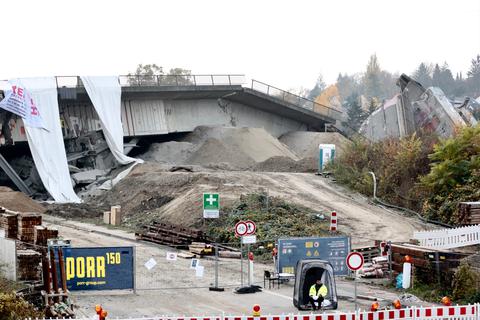 Die Sprengung der Salzbachtalbrücke lief erfolgreich über die Bühne. Foto: Sascha Kopp / VRM Bild