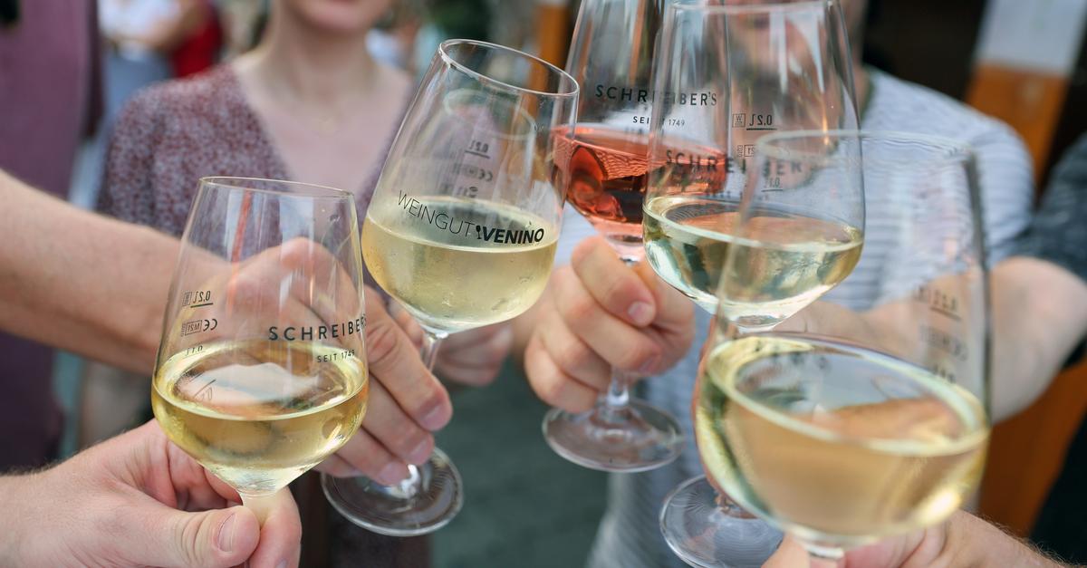 Wiesbadener Weinfest: Alle wichtigen Infos zur Rheingauer Weinwoche 2026