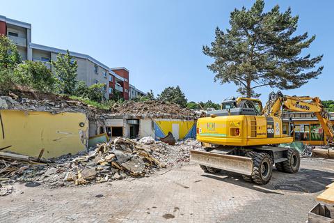Aktuell wird der sogenannte Reha-Trakt am Moritz-Lang-Haus abgerissen.