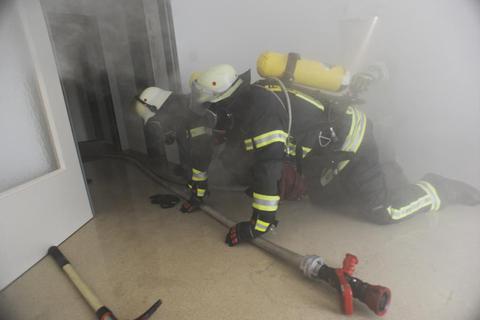 Auch für die Mitglieder der Freiwilligen Feuerwehr sind Übungen unter realistischen Bedingungen Pflicht. Archivfoto: wita/Paul Müller  Foto: 