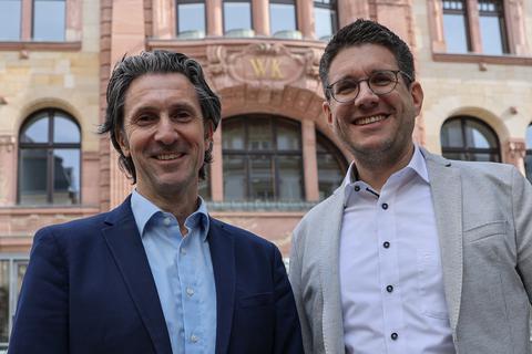 Neue Leitung für den Wiesbadener Kurier: Auf Olaf Streubig (rechts) folgt Christian Matz.