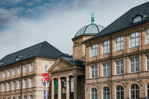 Das Museum Wiesbaden zeigt jetzt eine interessante Studienausstellung zum Thema „Lehm”.
