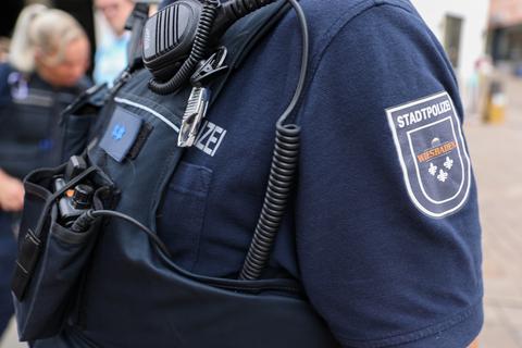 Die Stadtpolizei ist in Wiesbaden im Unterschied zu Mainz und Offenbach noch ohne Pfefferspray-Pistolen unterwegs.