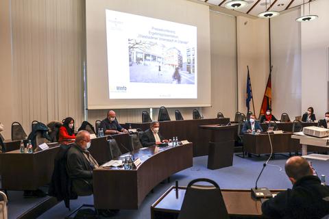 Vertreter von Stadt und Uni Mainz stellen im Rathaus die Studienergebnisse vor. Foto: René Vigneron
