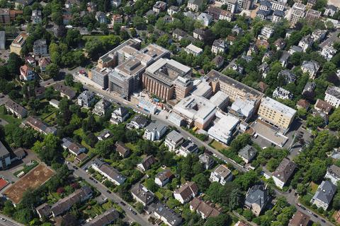 Das St. Josefs-Hospital in Wiesbaden aus der Luft