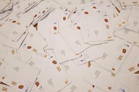 In 7500 Briefen haben hessische Schüler die verschiedenen Facetten des Muts zu Papier gebracht. Fotos: Stiftung Handschrift
