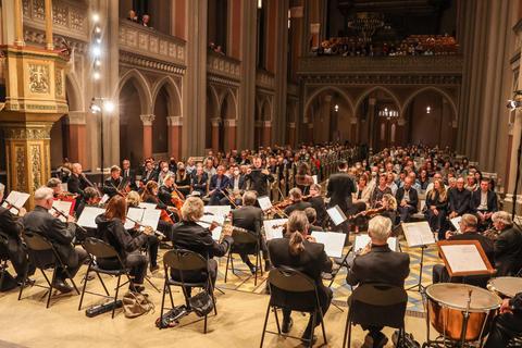 Die Musiker der Kammerphilharmonie Rhein-Main sind seit Jahren fester Bestandteil beim „ihnen leuchtet ein Licht“-Konzert in der Marktkirche. © Archivfoto: René Vigneron