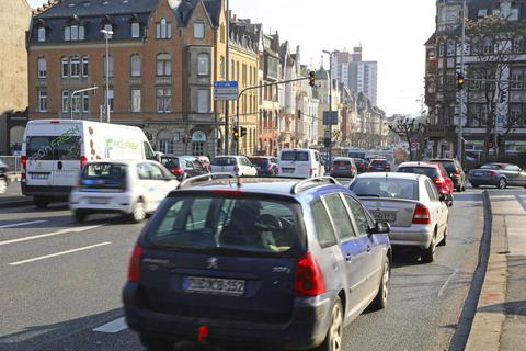 Wenn das Quartier aufgewertet werden soll, muss auch der Verkehr am Herzogsplatz neu sortiert werden. © Archivfoto: René Vigneron