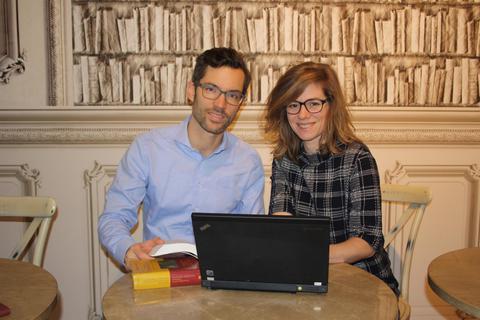 Marc und Anne Bleser setzen erfolgreich auf Teamarbeit: In Bierstadt betreiben sie gemeinsam ein Übersetzer- und Dolmetscherbüro für Englisch und Französisch. Fotos: Beate Rasch