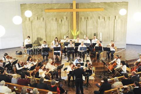 Johannes Harbich nimmt mit seinem Orchester die Zuhörer mit auf eine musikalische Reise durch die Jahrhunderte. Foto:  wita/Paul Müller  Foto:  wita/Paul Müller