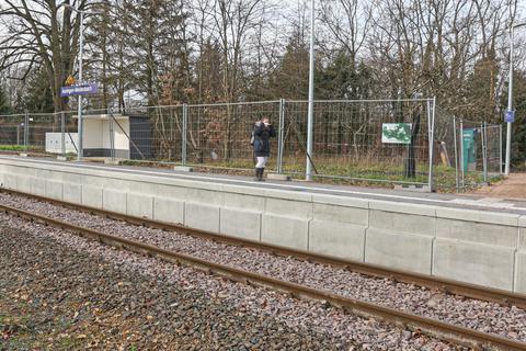 Am Bahnhof Auringen/Medenbach geht es voran. Im Umfeld ist aber noch viel zu tun.