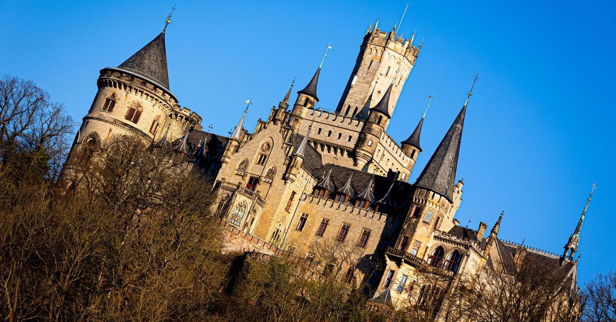 -Maxton-Hall-Fans-st-rmen-Schloss-Advents-ffnung-abgesagt