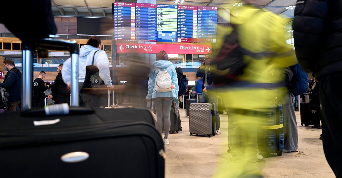 Flughafen-BER-stellt-Betrieb-wegen-Blitzeis-ein