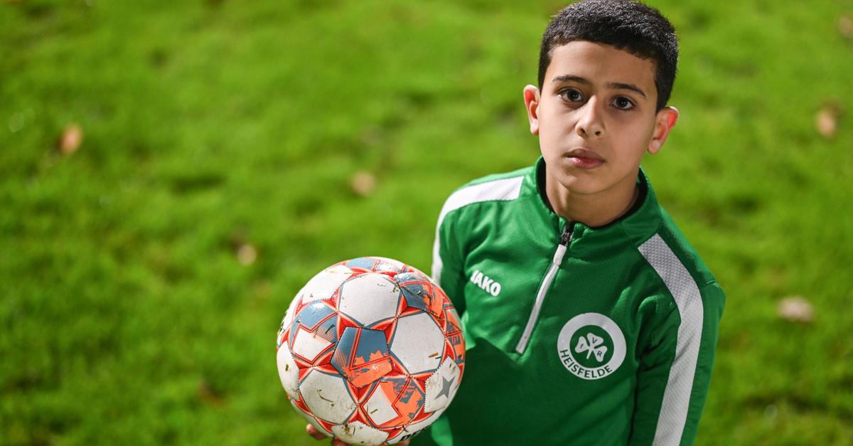 Junge-begeistert-mit-Fallr-ckzieher-Video-geht-viral