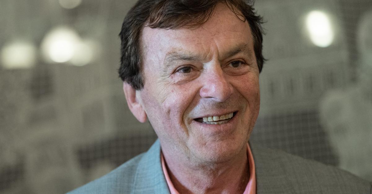 Prinz-aus-Drei-Haseln-sse-f-r-Aschenbr-del-im-Krankenhaus