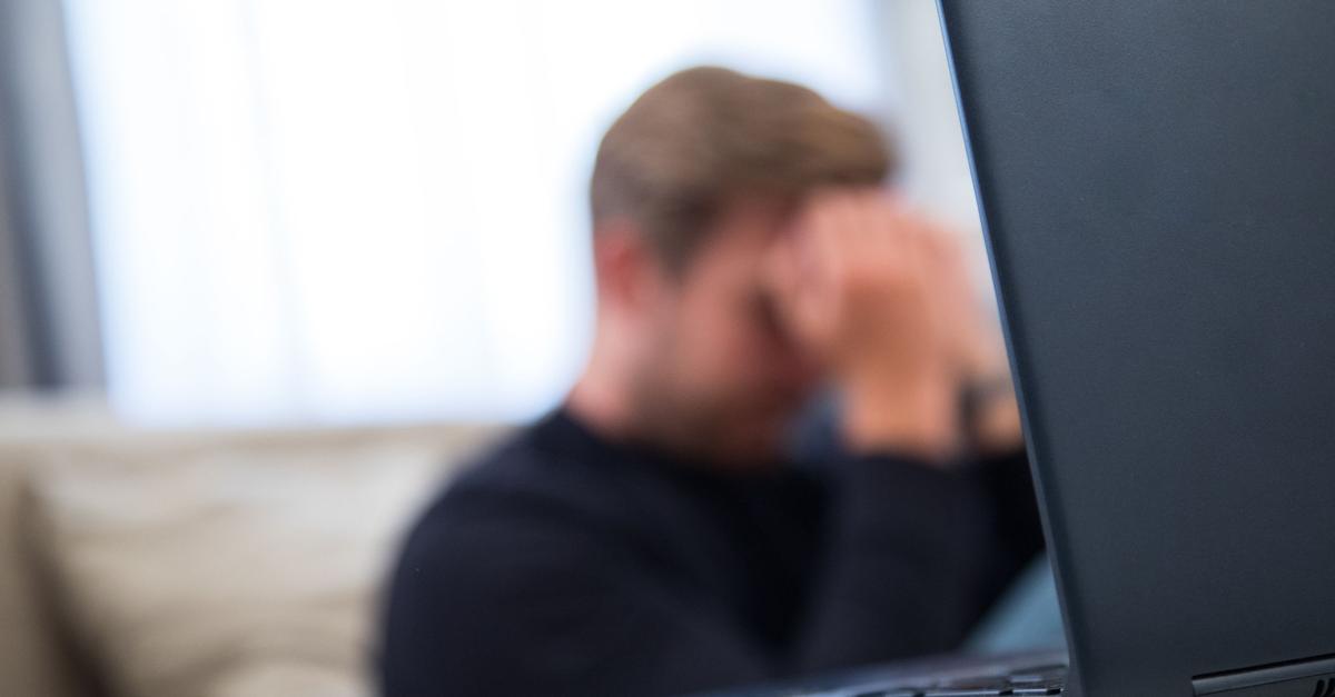 Schikane im Job, Attacke im Netz - Studie sieht mehr Mobbing