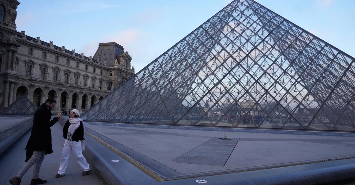 Paris-Louvre-wegen-Streik-geschlossen