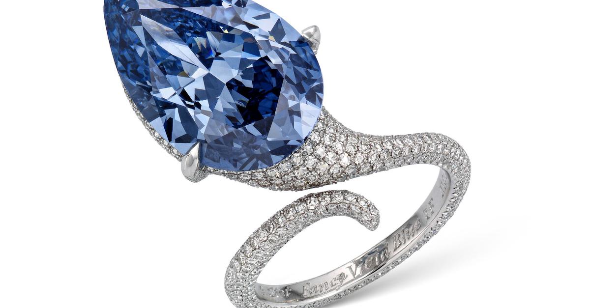 Modri diamant iz zbirke slavnih na dražbi dosegel milijonske zneske v Švici
