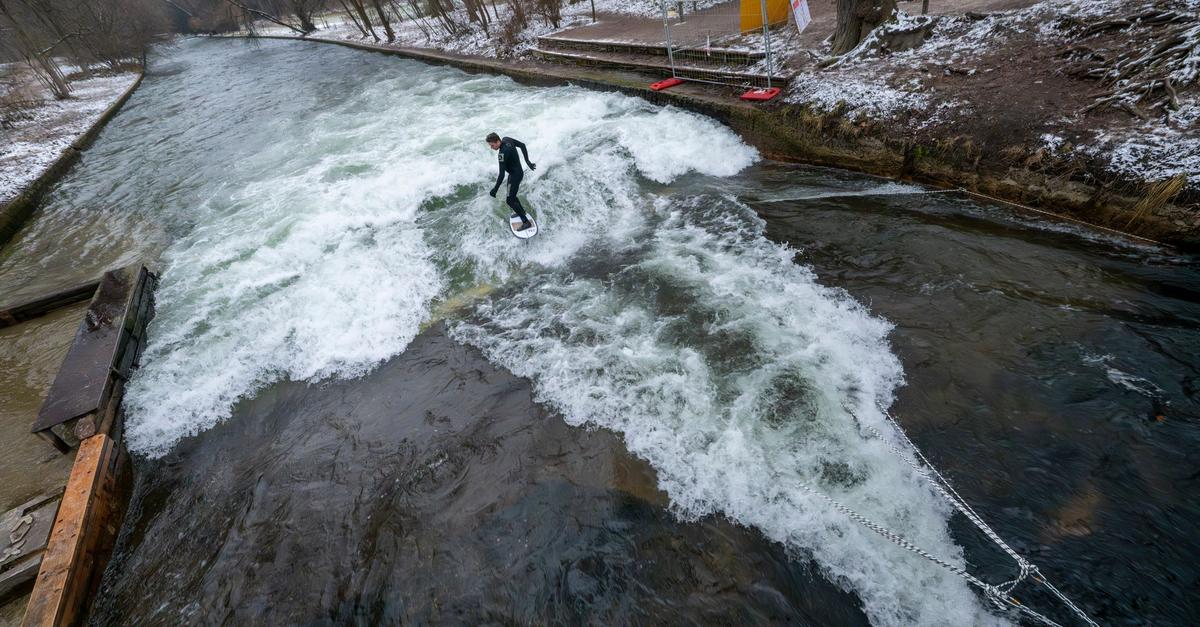Eisbach-Surfer brechen Versuch ab