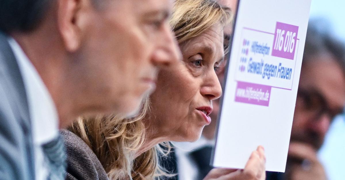 Gewalt-gegen-Frauen-und-was-die-Politik-dagegen-tut