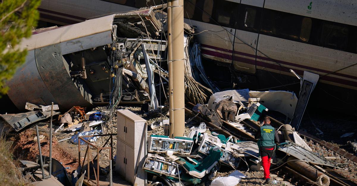 Zugungl-ck-6-J-hrige-als-einzige-berlebende-ihrer-Familie