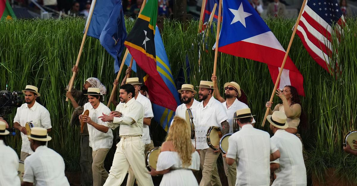 Nicht-nur-USA-Bad-Bunny-liefert-Hommage-an-L-nder-Amerikas