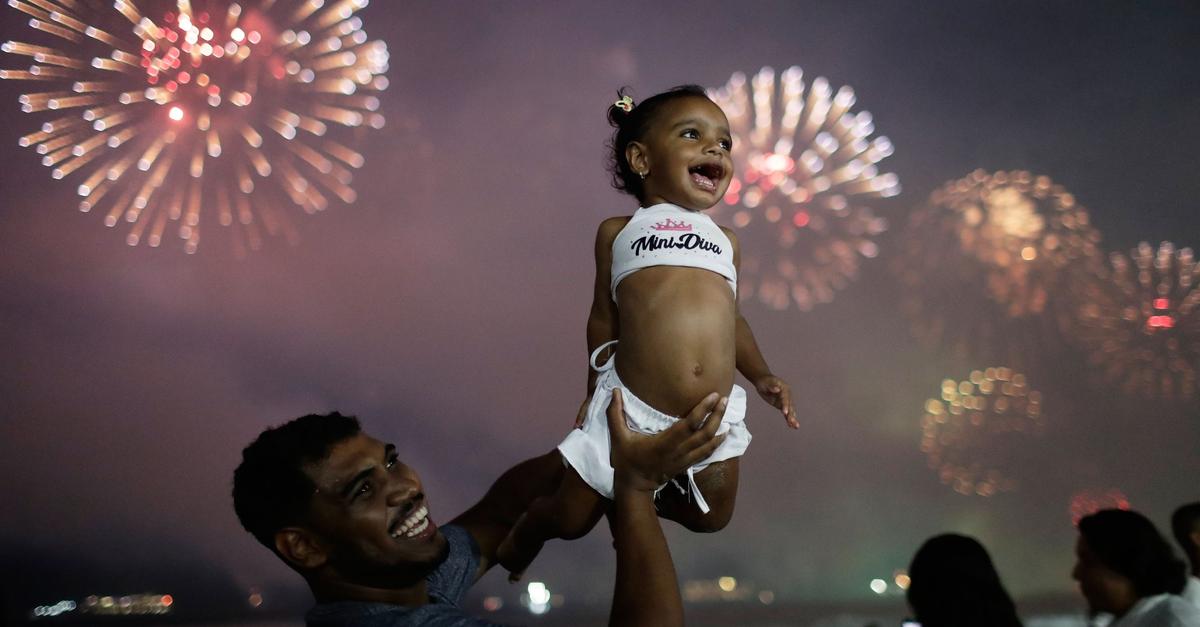 Rio-de-Janeiro-begr-t-neues-Jahr-mit-Feuerwerk-und-Musik
