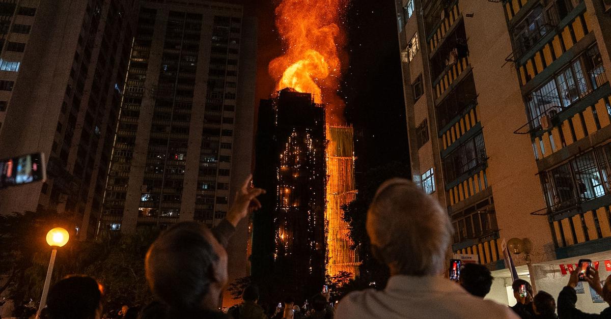 Mindestens 13 Tote bei Großbrand in Hongkong