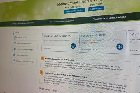 Zwei Warnhinweise bekommen Nutzer derzeit auf der Online-Plattform "Elster" angezeigt. Foto: Maximilian Brock