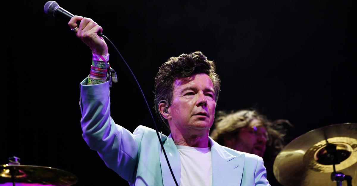 Popstar-Internet-Kultfigur-und-Rocker-Rick-Astley-wird-60