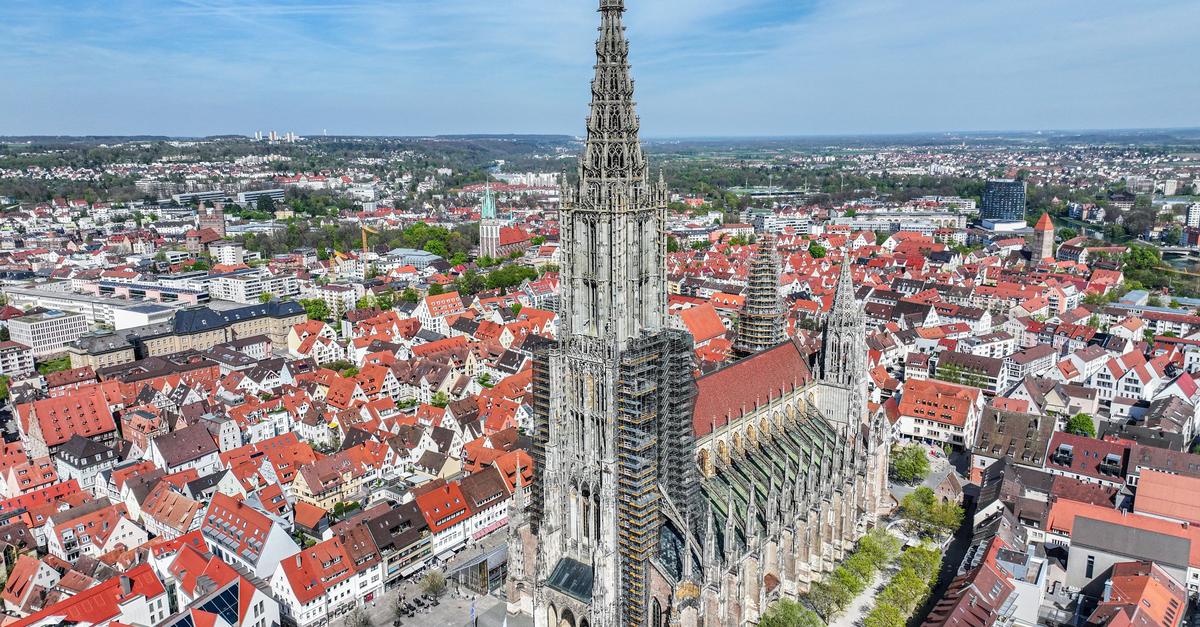 Sagrada-Fam-lia-nun-h-her-als-Ulmer-M-nster