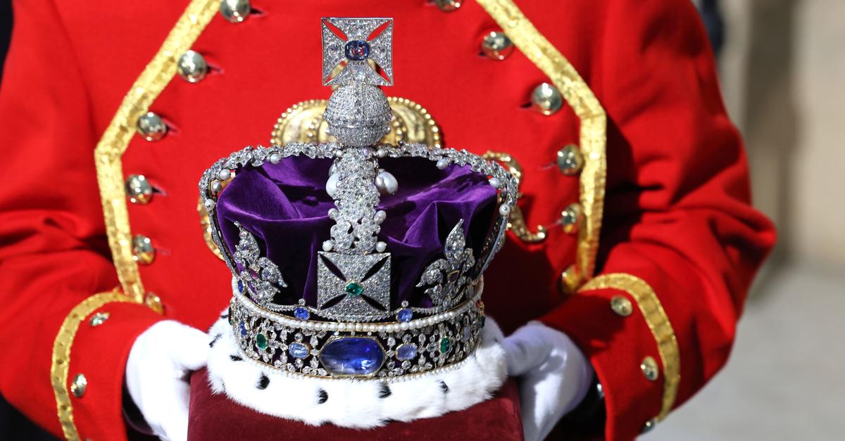 Essensanschlag-auf-die-Kronjuwelen-Londoner-Tower-dicht