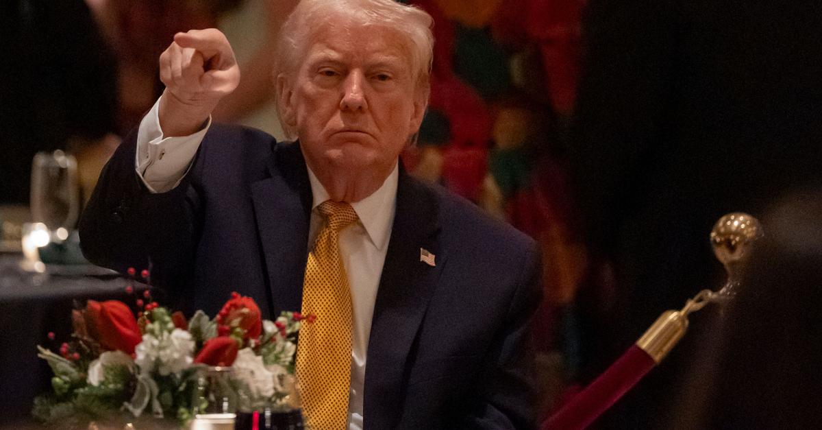 „Einschläfern“: Trump attackiert Moderator Colbert