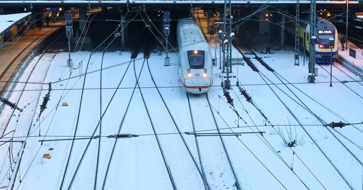 Wegen-Gl-tte-Vorhersage-Bahn-drosselt-Geschwindigkeit